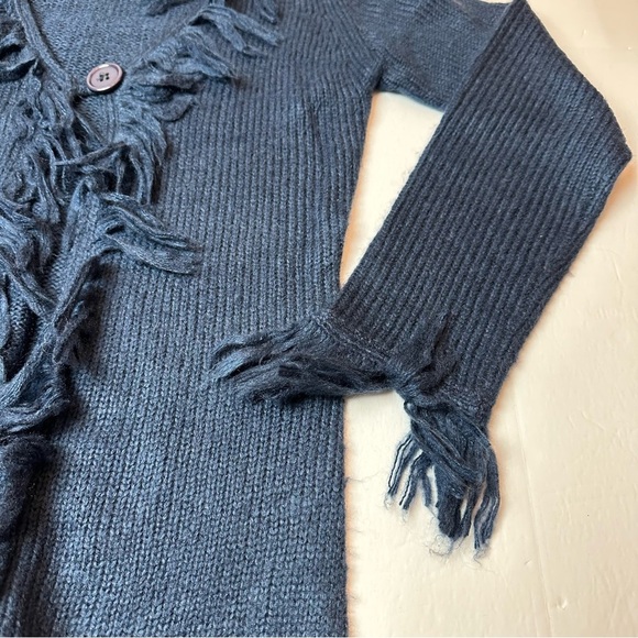 LouLou Sweater/ cardigan - Picture 9 of 10